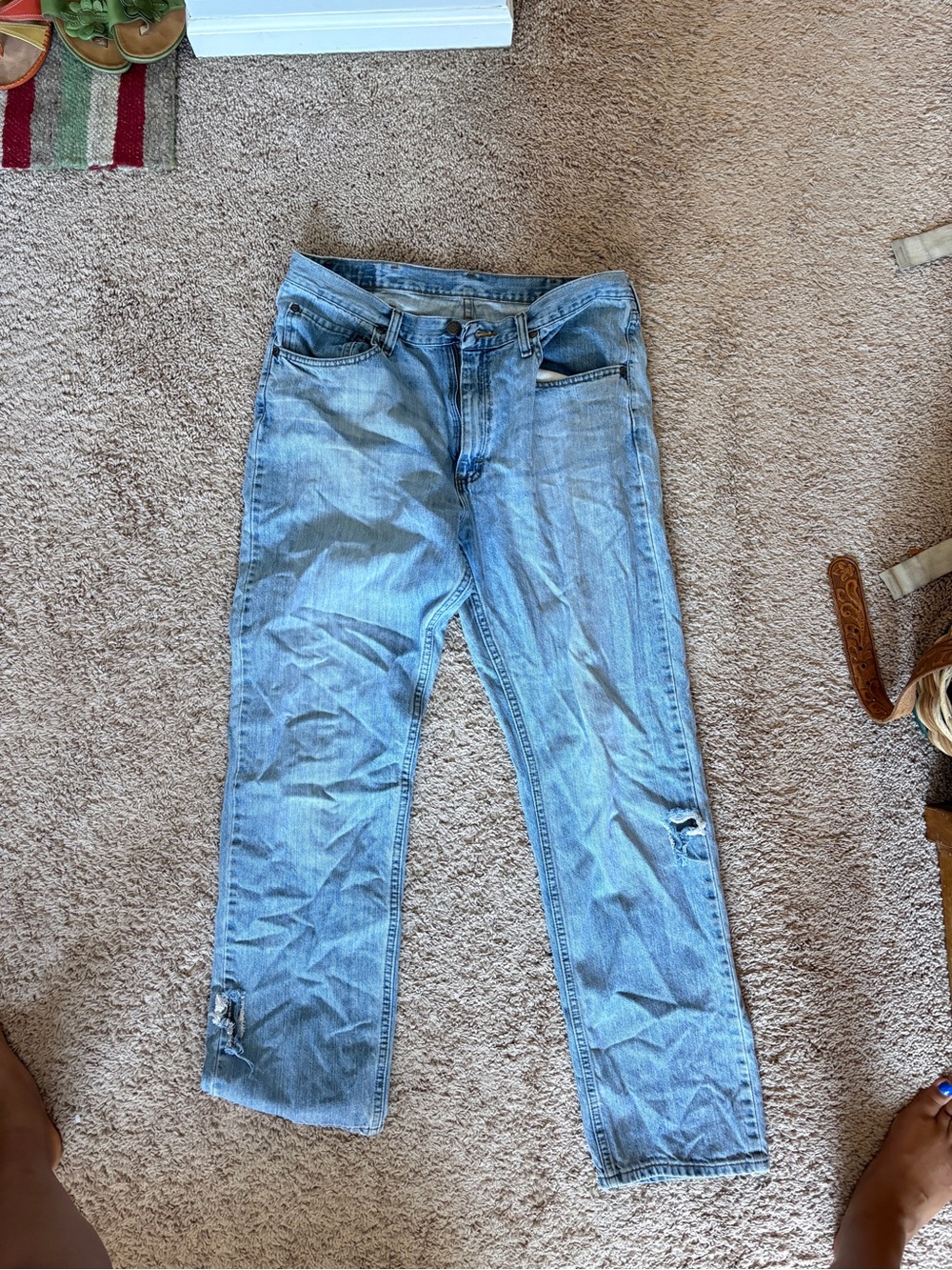 Wrangler Men's Light Blue Relaxed-Fit Jeans